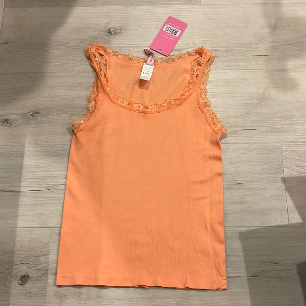 Emme Jordan NWT Tank Top with Lace Trim.